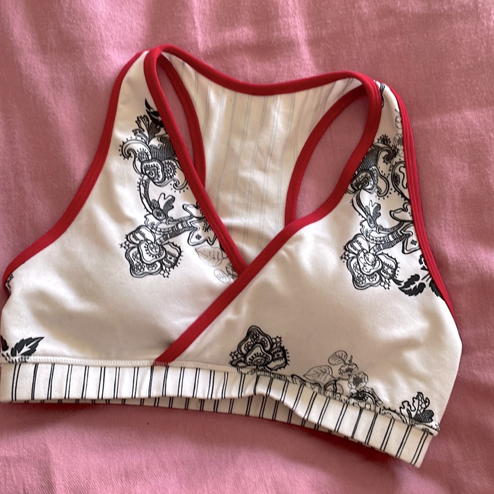 Vintage Lululemon Women’s White & Red Floral Racerback Bralette